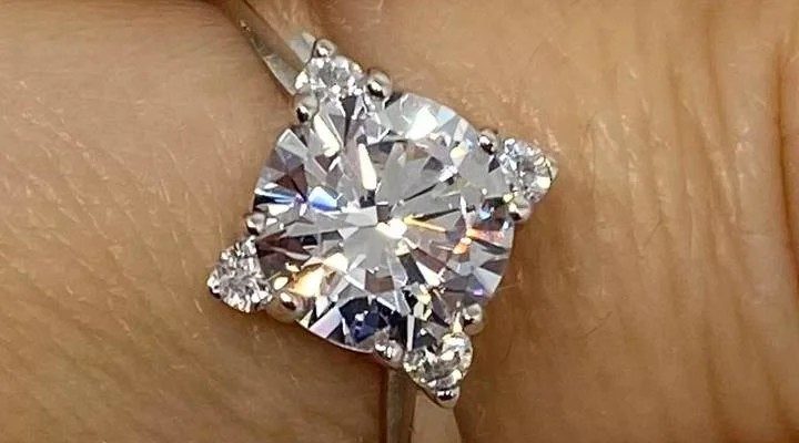 diamond simulant rings
